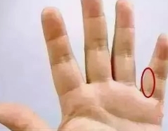 俗语“小指过三关,不愁吃喝穿”,啥意思?