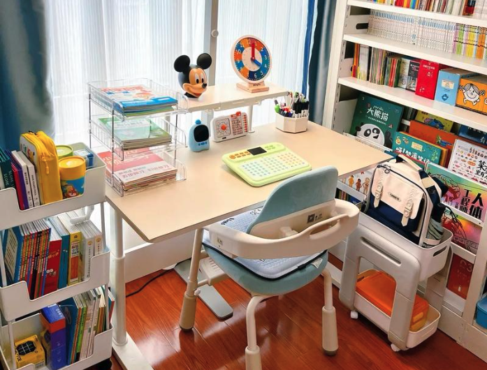 书桌摆放风水禁忌与正确位置